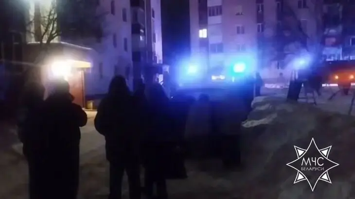 ЧП в Мяделе: эвакуировали 25 человек, в том числе 6 детей люди