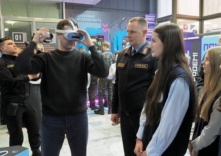 В Минске для школьников организовали «Безопасное пространство» люди