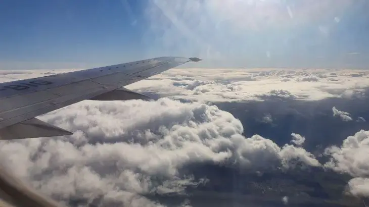 Почему самый короткий полет длится 47 секунд: абсурд, который оплачивают самолет