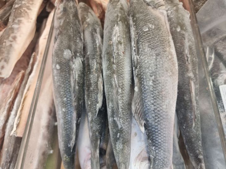 Что эффективнее снижает холестерин: отварная куриная грудка или запеченная жирная скумбрия? Парадокс скумбрия