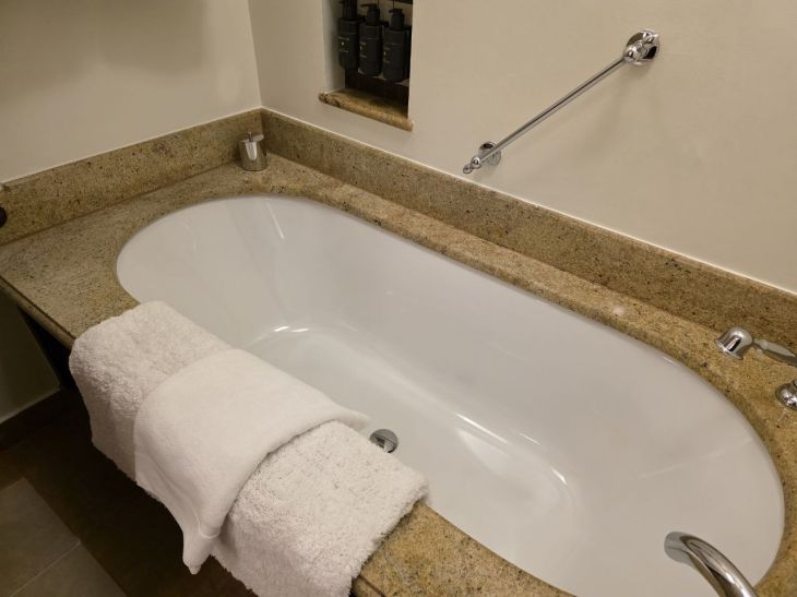 Как освещение меняет ванную: секреты дизайнеров ванная