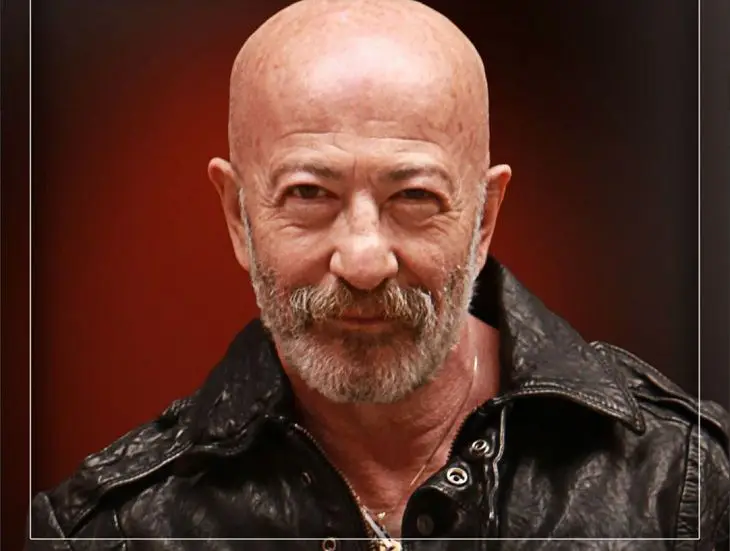 На концерте в Дубае Розенбаум выступил с антивоенным заявлением Розенбаум