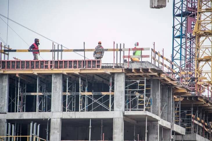 Названы цифры: Минск – лидер по объему подрядных работ по Беларуси за 2025 год Стройка