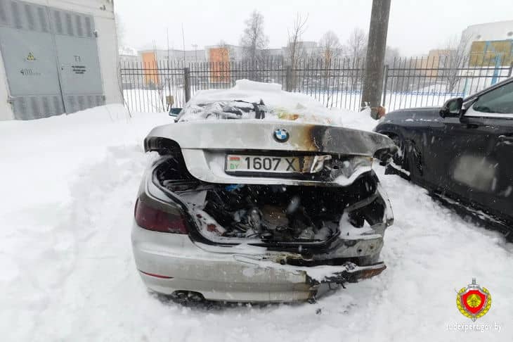 В центре Минска вспыхнули 2 иномарки: итоги расследования Авто