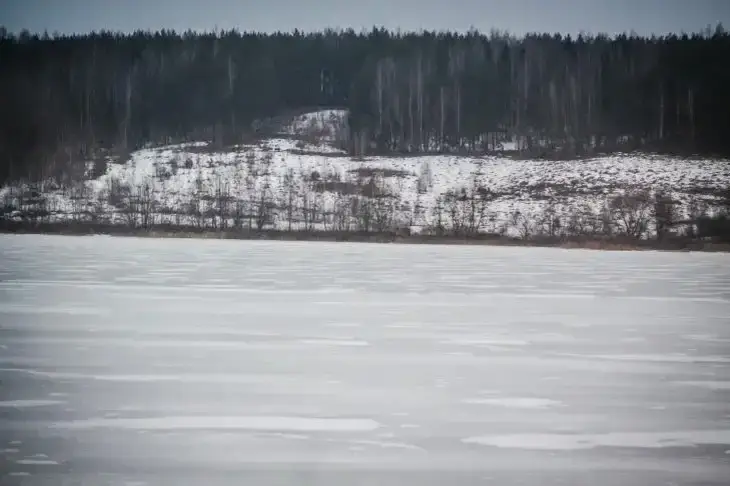 Shaman облизнул лед Байкала: Минздрав рассказал, почему так делать не надо Лед