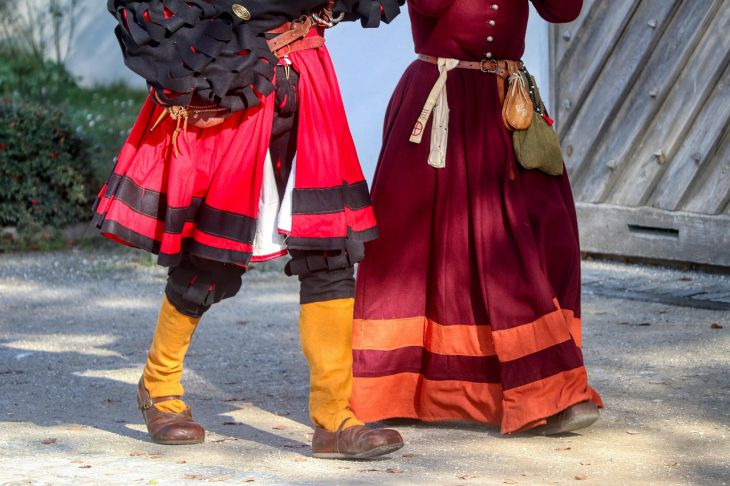 Какой правитель никогда не носил одну и ту же одежду дважды мода