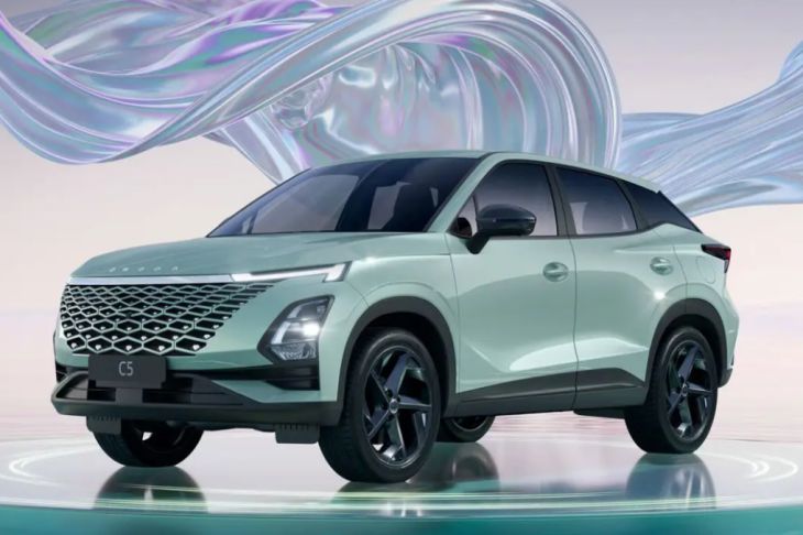 Omoda C5 2025 и Haval Jolion 2024: оценили шумоизоляцию салона на разрешенной за городом скорости Автомобиль