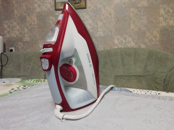 Следы от утюга: как убрать подпалины с черной ткани без следа утюг