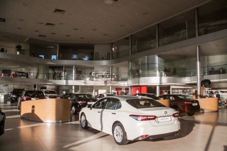 Стало известно, что делают с авто, которые не смогли продать в автосалоне автомобиль