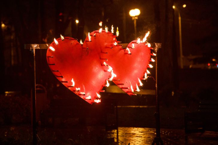 Критика и презрение: какая фраза уничтожает любовь, если сказана в шутку любовь