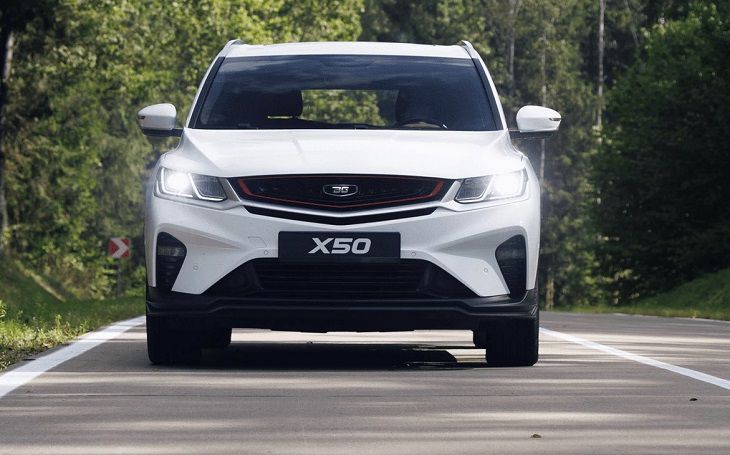 Кто кого на наших дорогах. Сошлись лицом к лицу «белорусы»: дерзкий Belgee X50 и флагманский Chery Tiggo 8 Pro автомобиль