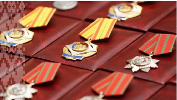 Стало известно, кого наградил Лукашенко накануне Дня милиции награды