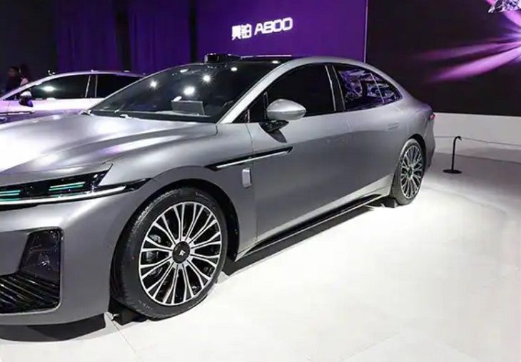 Жаркая битва технологий: лицом к лицу «драконы» GAC Hyptec A800 и Exeed ES7 GT автомобиль