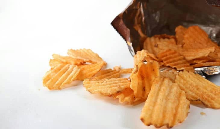 Беларусь съедает больше всех российских чипсов: страна стала крупнейшим импортером Чипсы