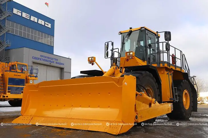 Такого БЕЛАЗа вы еще не видели: проходит испытания новый 50-тонный гигант автомобиль