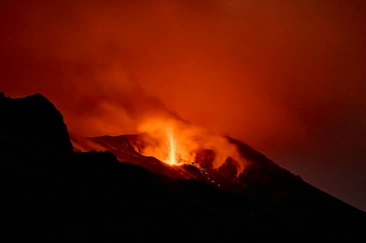 Спустя 7,3 тысячи лет: один из мощнейших супервулканов Земли начал наполняться магмой Извержение