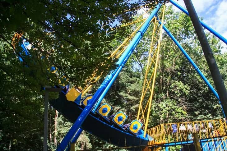 Что будет вместо «Ладьи»: в парках Минска в 2026 году появятся новые аттракционы Качели