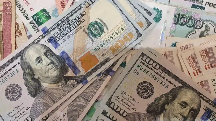 Минфин, банкиры и эксперты пересмотрели прогнозы по рублю. Что совсем скоро станет с долларом деньги