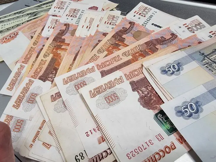 Ректор ГИТИСа пошел против депутата-актера Певцова, предложившего возвращать деньги людям за непонравившиеся спектакли деньги