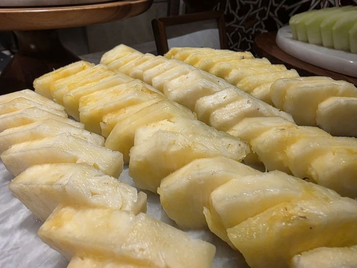 Почему нельзя перекусывать фруктами: ловушка для желудка