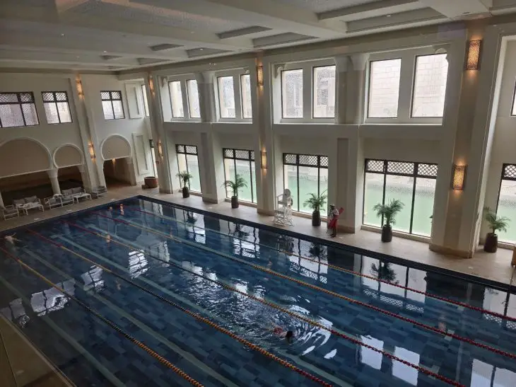 Кому льготная стоимость, а кому и вовсе бесплатно. Названа стоимость отдыха в белорусских санаториях бассейн