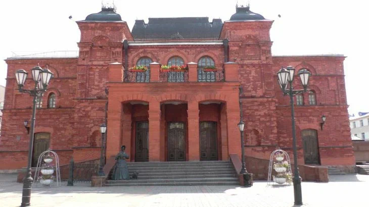 «М.@rt.контакт» в Могилеве: театральный форум стартовал уличным перформансом Театр