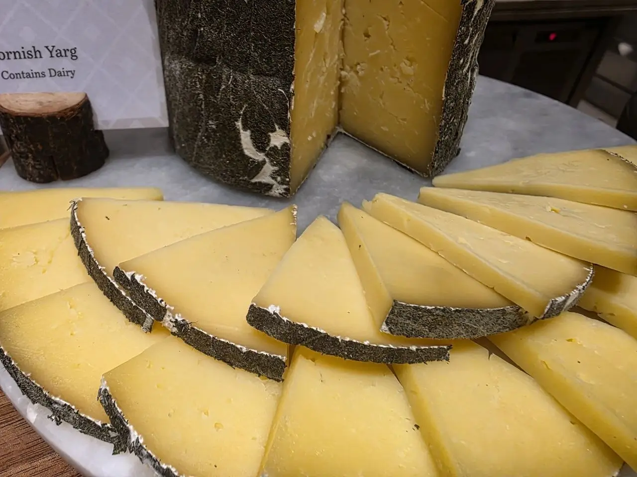 Как заменить дорогой пармезан за 2 минуты: гениальный рецепт из СССР