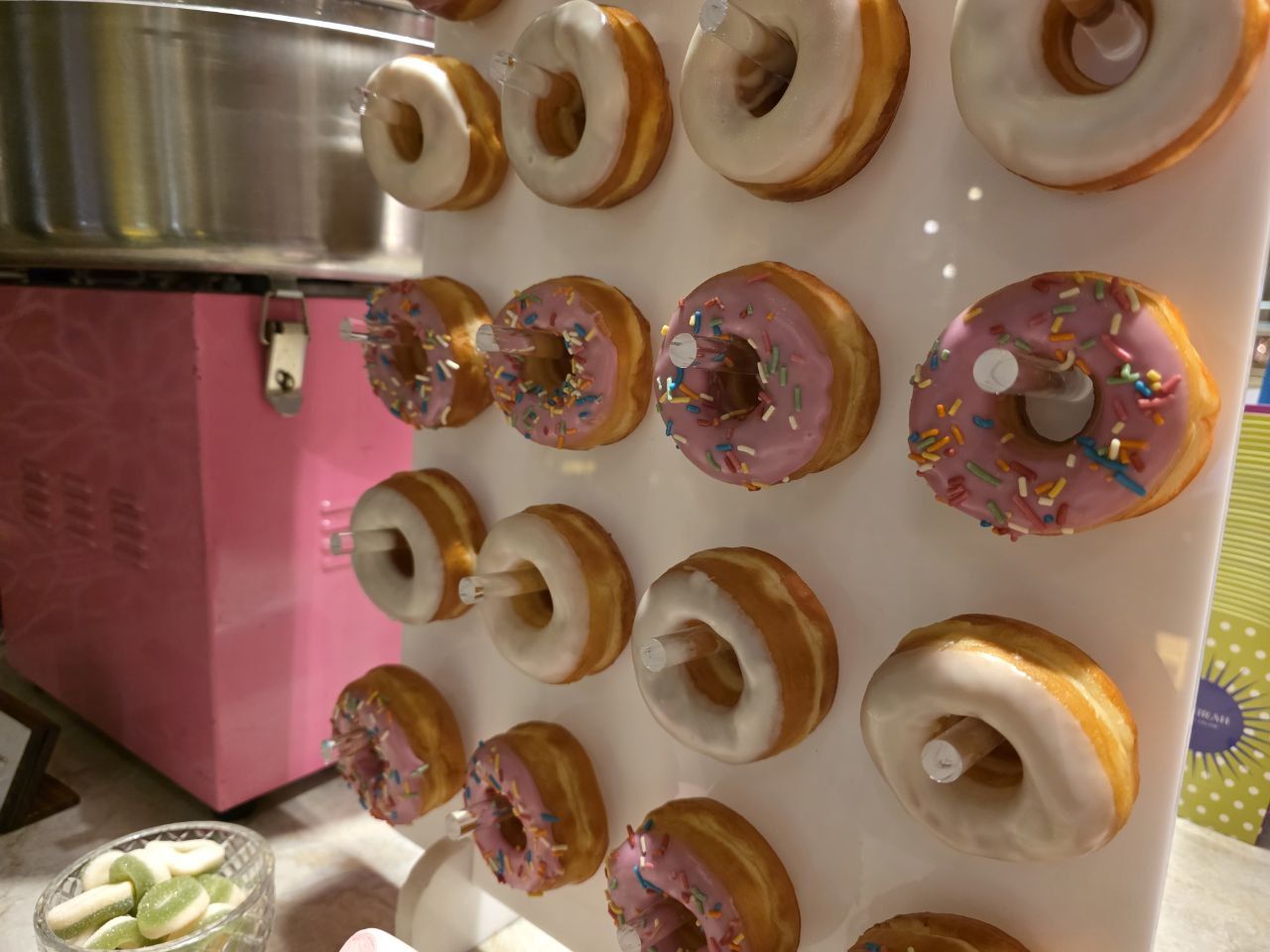 Пончики воздушные: почему тесто должно быть липким и какая температура масла решает всё пончики