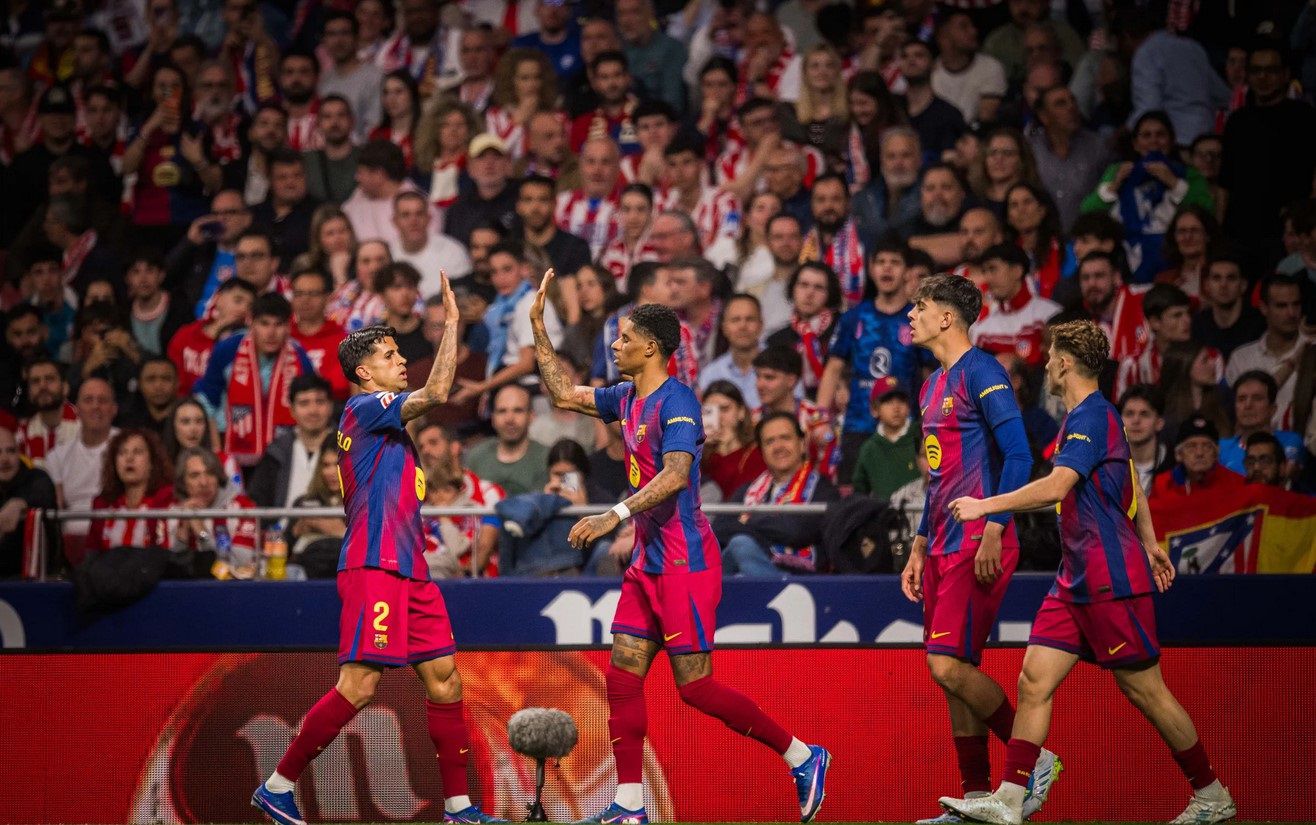 Суперматч в Примере. «Барселона» сразилась с мадридским «Атлетико» футбол