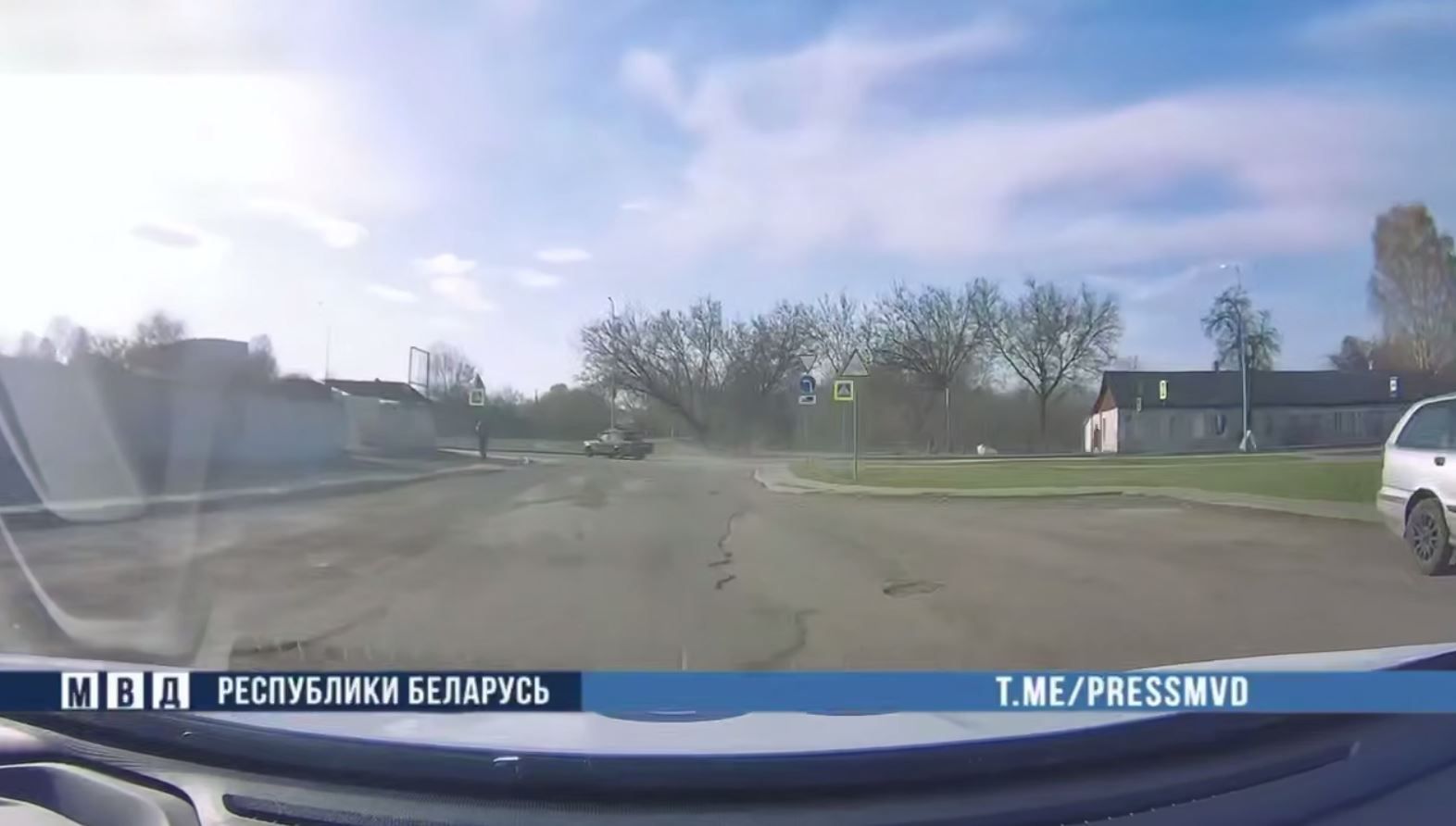 Белорус-бесправник пытался уйти от погони, а потом хотел дать взятку сотрудникам ГАИ дорога