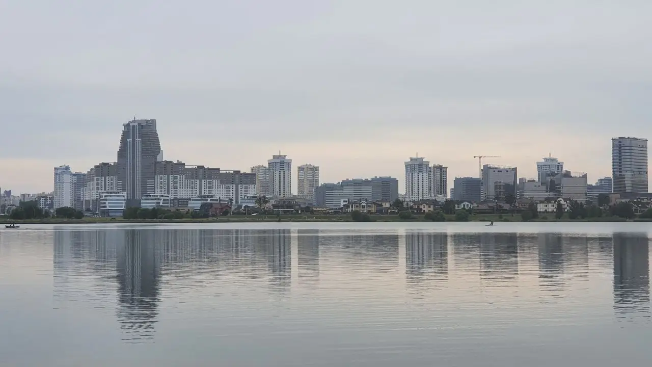 Падение деревьев, обрыв ЛЭП, обрушение крыш. МЧС предупредило белорусов о факторах опасности 5 апреля 2026 года город