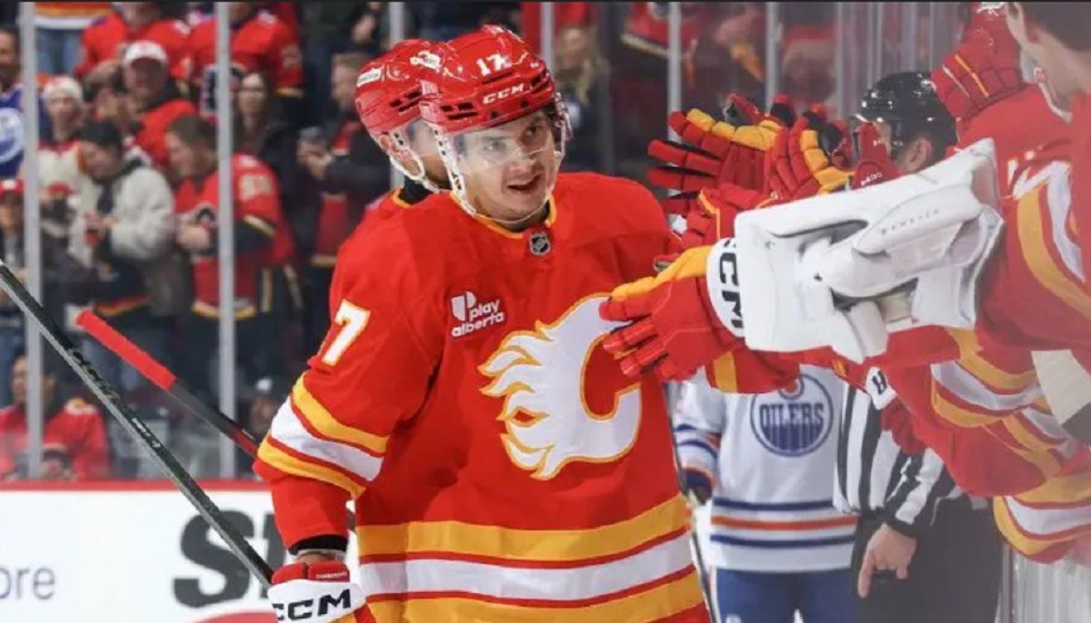 НХЛ. Белорус Шарангович забросил шайбу и помог своей команде набрать 1 балл Шарангович