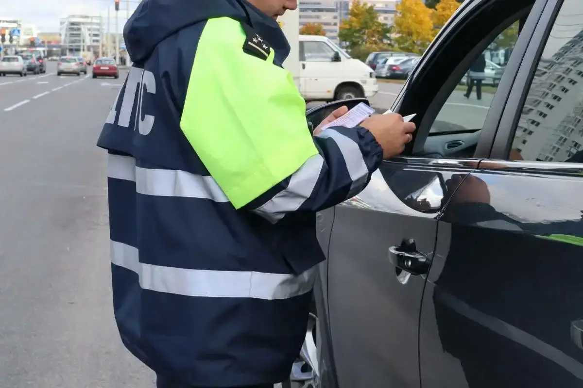 Что изменится на дорогах в ближайшие дни: ГАИ переходит на усиленный режим Сотрудник