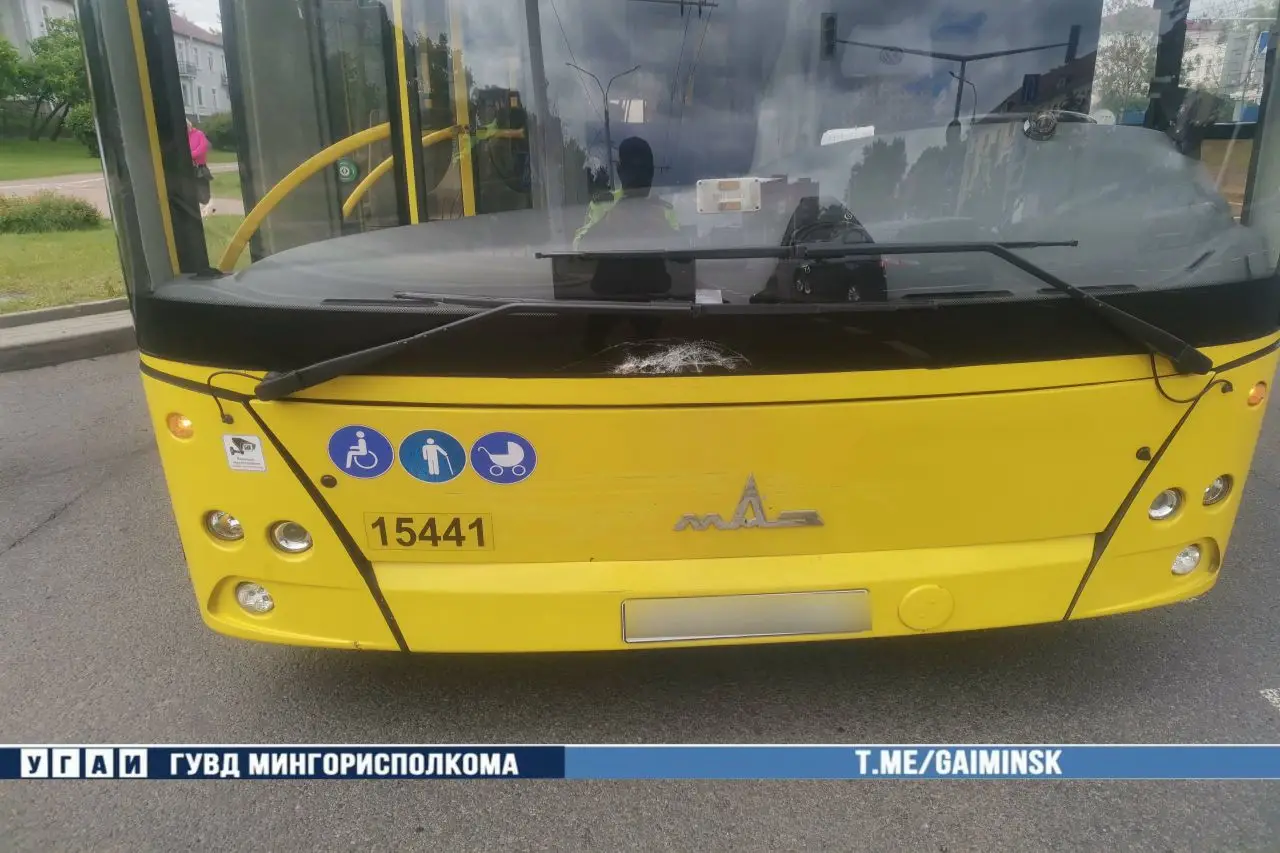 «Nissan» столкнулся с автобусом в Минске: кто нарушил правила ДТП с автобусом