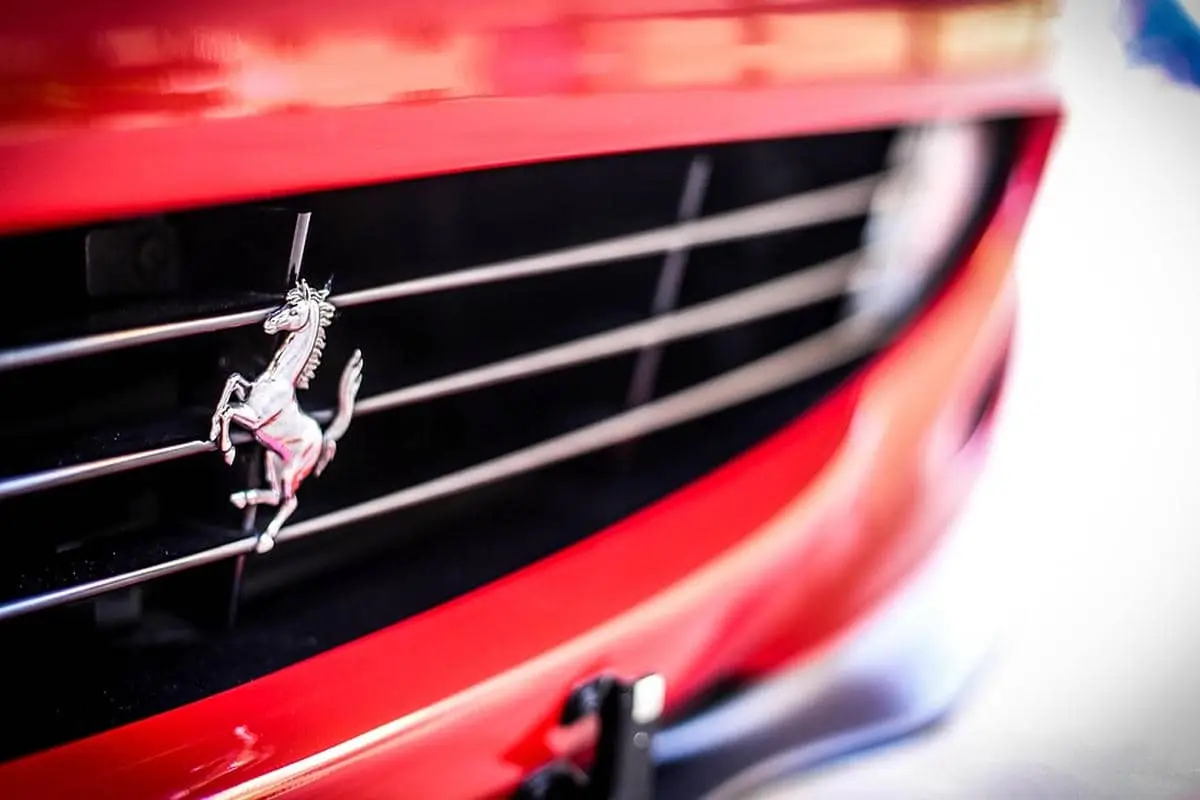 Автосалоны Москвы предложили рэперу Navai бесплатную Ferrari после ДТП