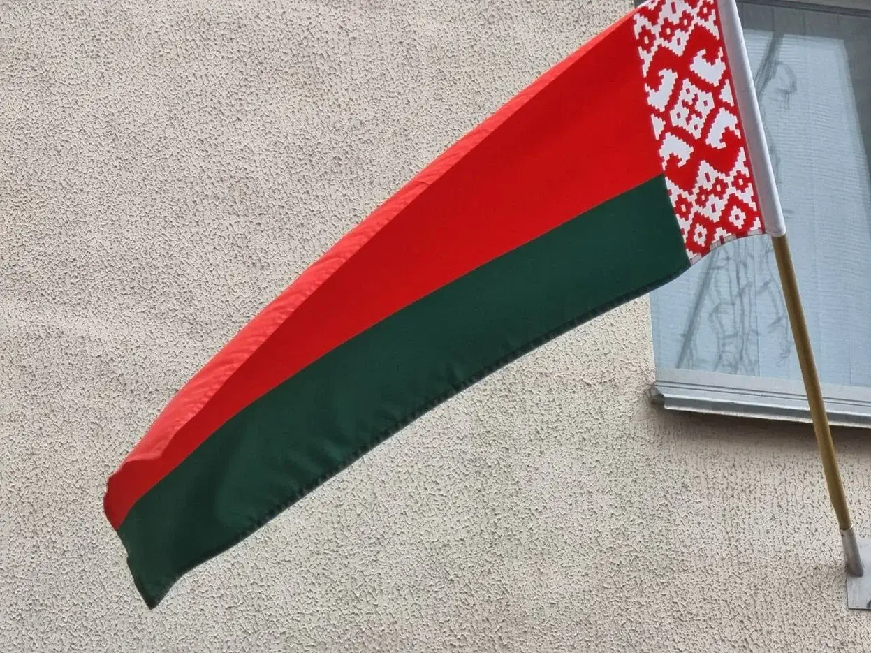 МИД Беларуси отреагировал на сообщение о ранении белоруса в Польше Флаг Беларуси