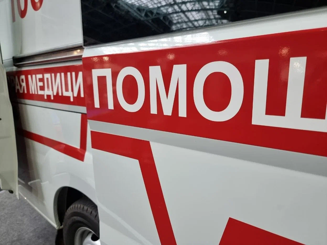 Украинский БПЛА атаковал рейсовый автобус с пассажирами в ЛНР Скорая помощь