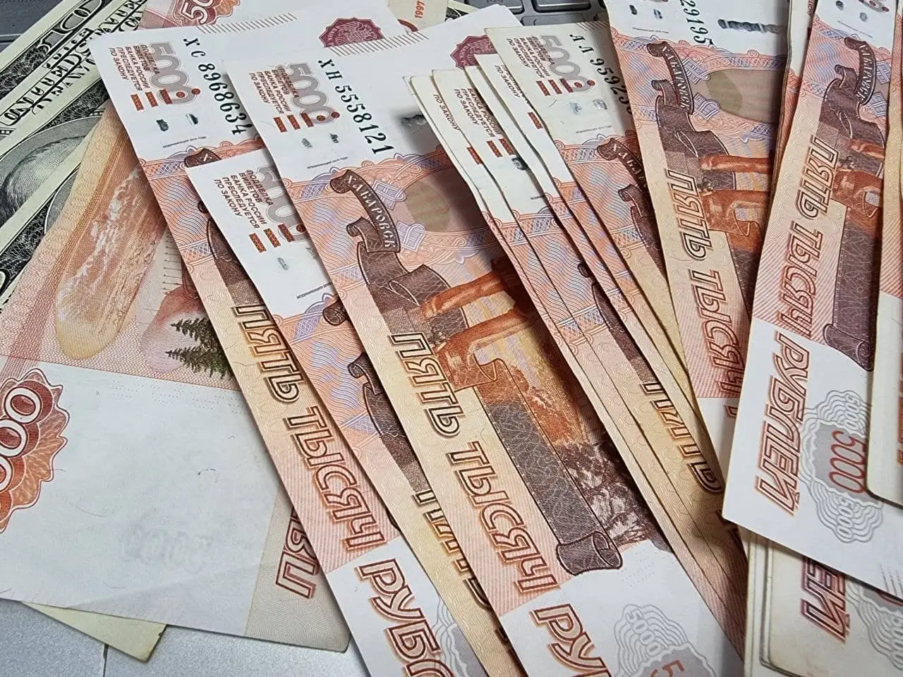 Блогер Варламов* оштрафован на 13 млн рублей за неуплату налогов Российские деньги
