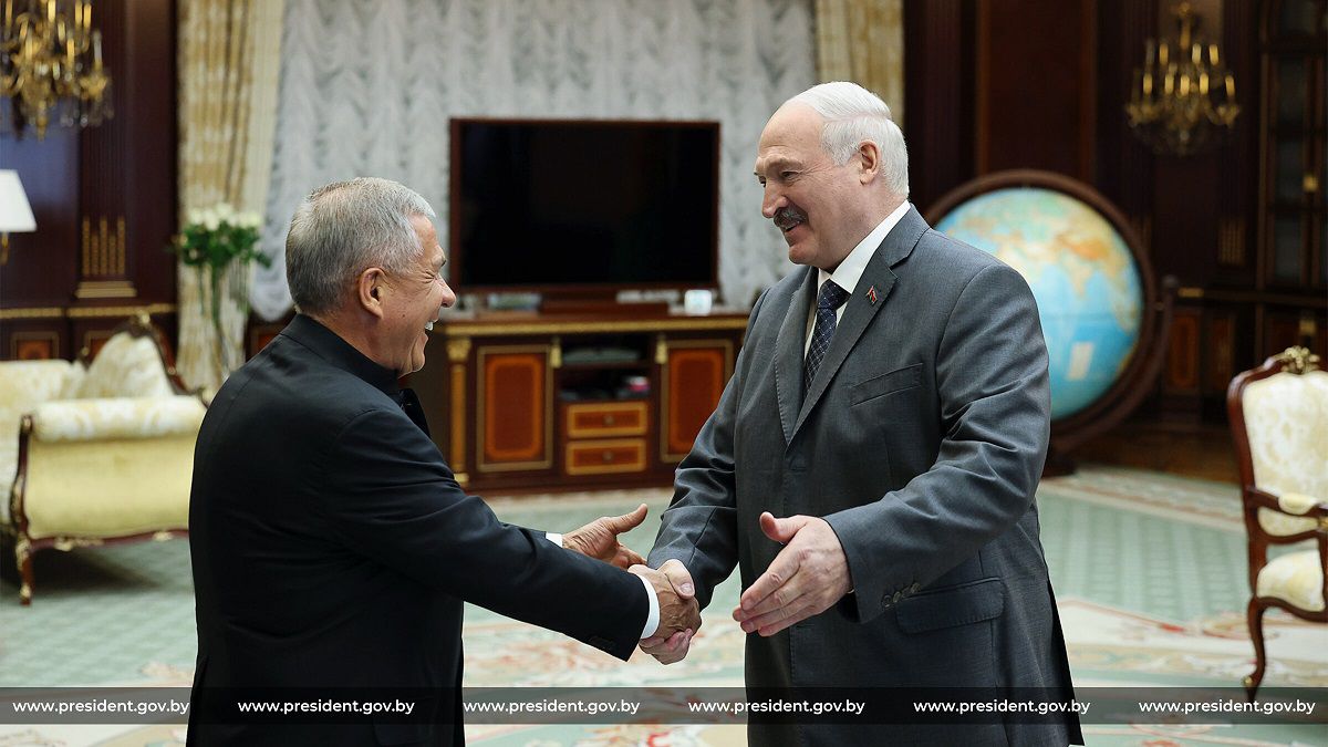 Лукашенко сказал главе Татарстана, что ихний ХК «Ак Барс» расстроил всю Беларусь Лукашенко и Минниханов