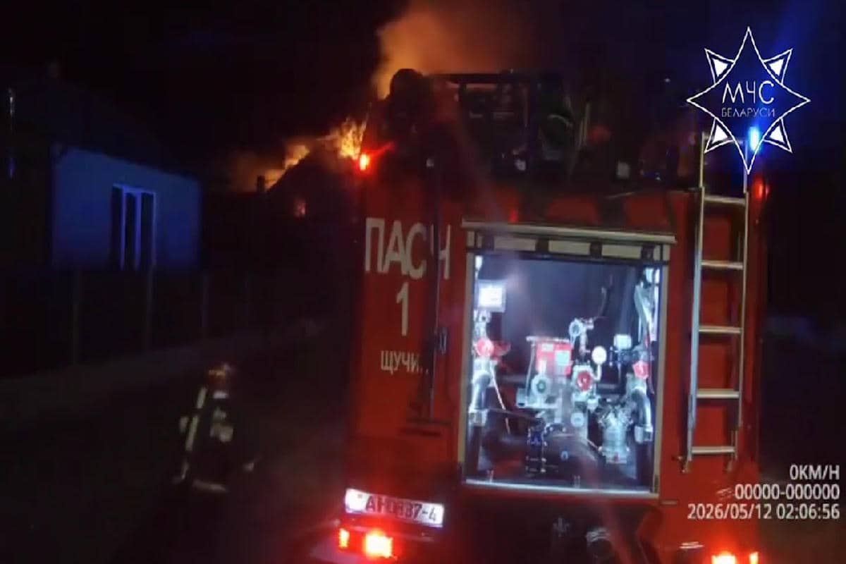 Ночной пожар в Щучине унес жизнь женщины, 4 человек спасли сотрудники МЧС Пожарная машина