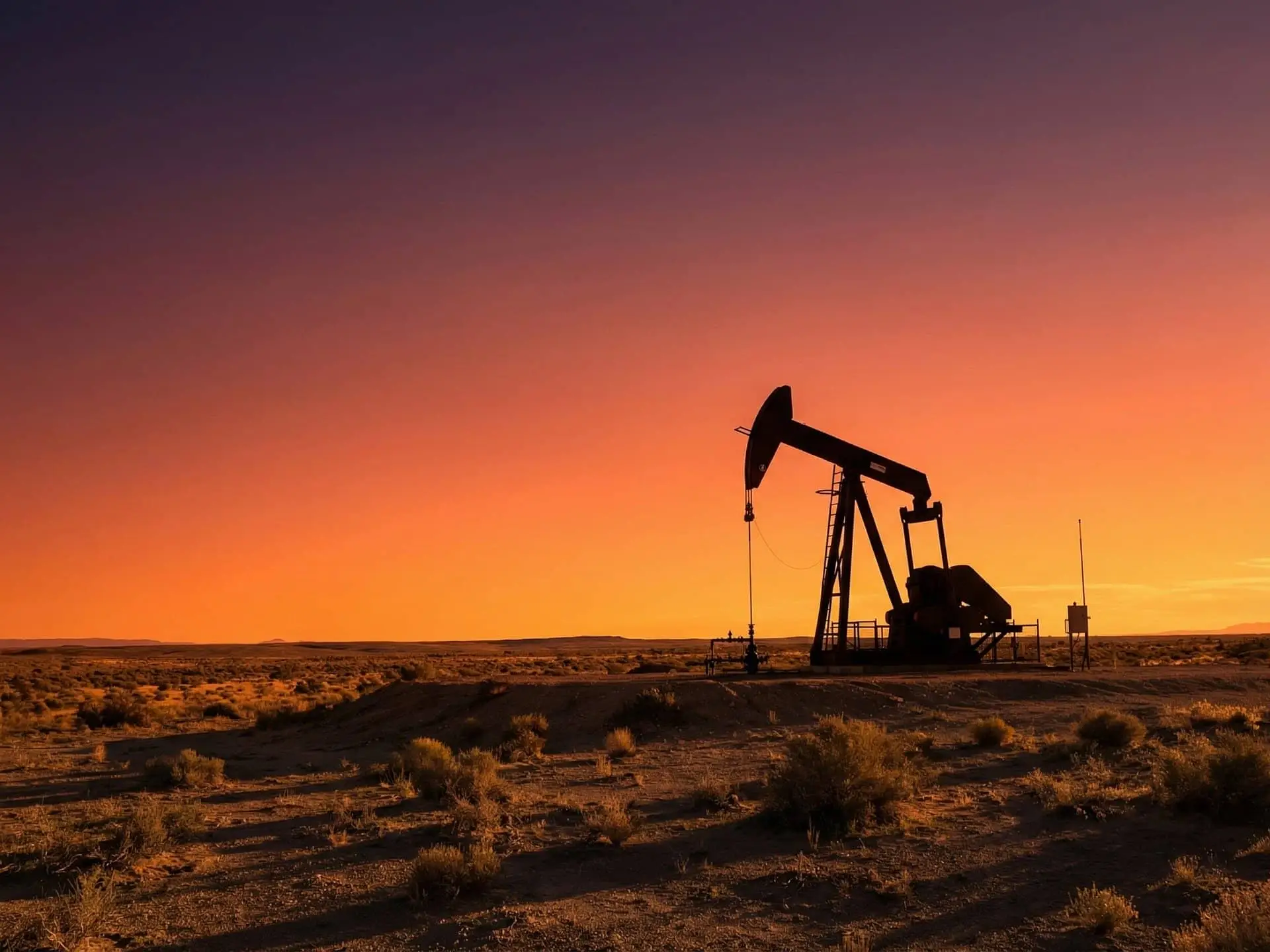 Коммерческих запасов нефти в мире хватит на несколько недель, заявил глава МЭА Нефтяной насос