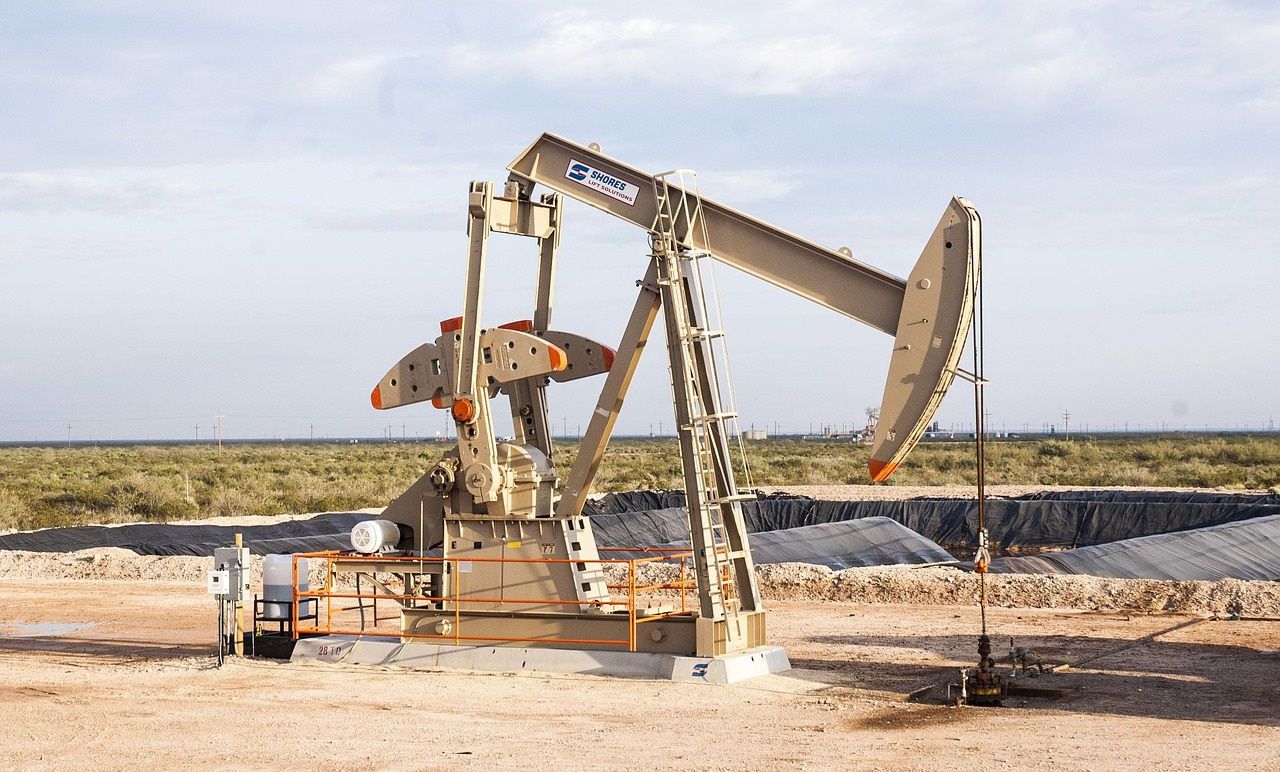 Цены на нефть резко рванули вверх. Уже выше 100 долларов месторождение нефти