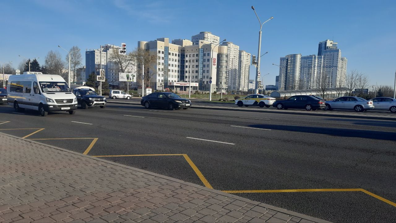 В Беларуси с 25 мая вводятся ограничения нагрузок на республиканские дороги автомобили на улице
