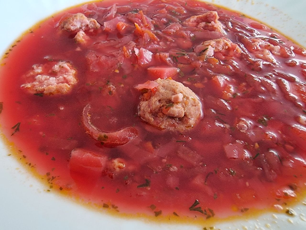 Секретный ингредиент борща: щепотка того, что вы выкидываете — вкус как у бабушки тарелка борща