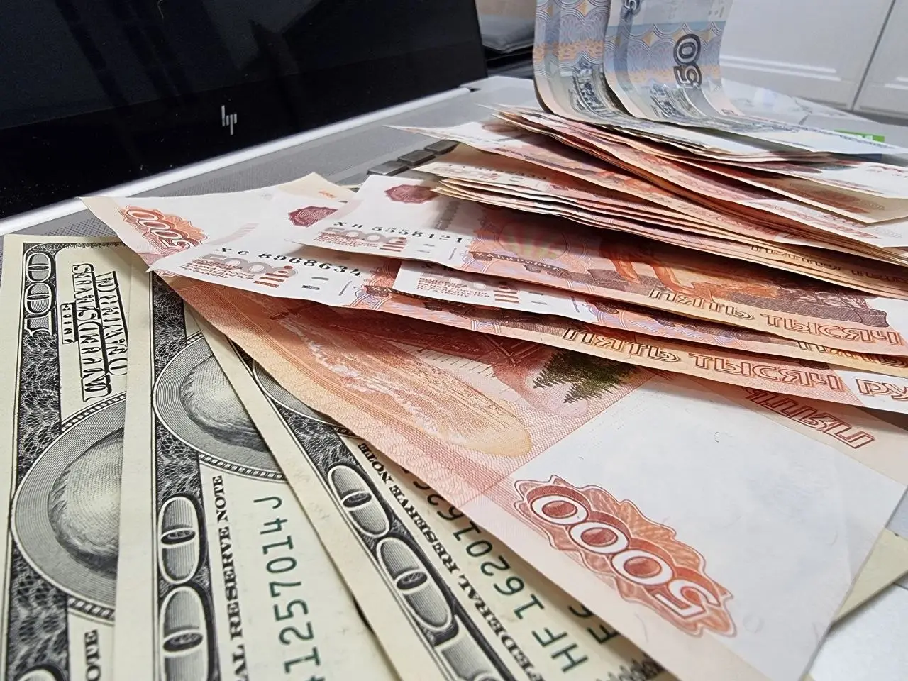 Сценарий МВФ: при каком раскладе доллар может потерять статус главной резервной валюты доллар США