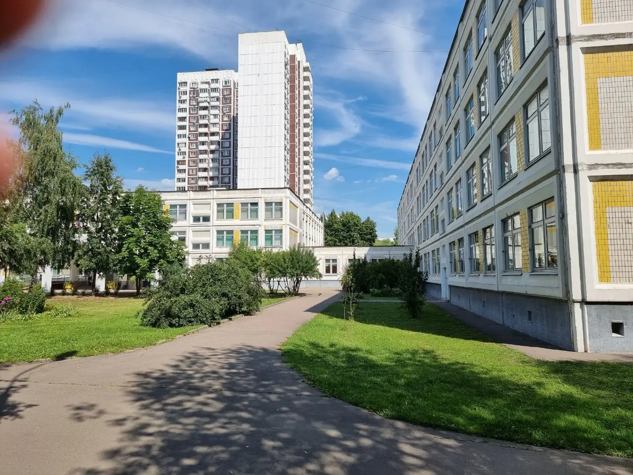 дорога у школы