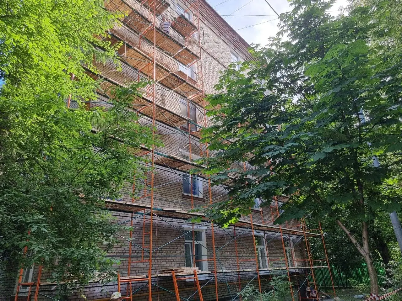 В Беларуси за I квартал 2026 года отремонтировано 369 тыс. кв. м дорог и 209,7 тыс. кв. м жилья Ремонт дома