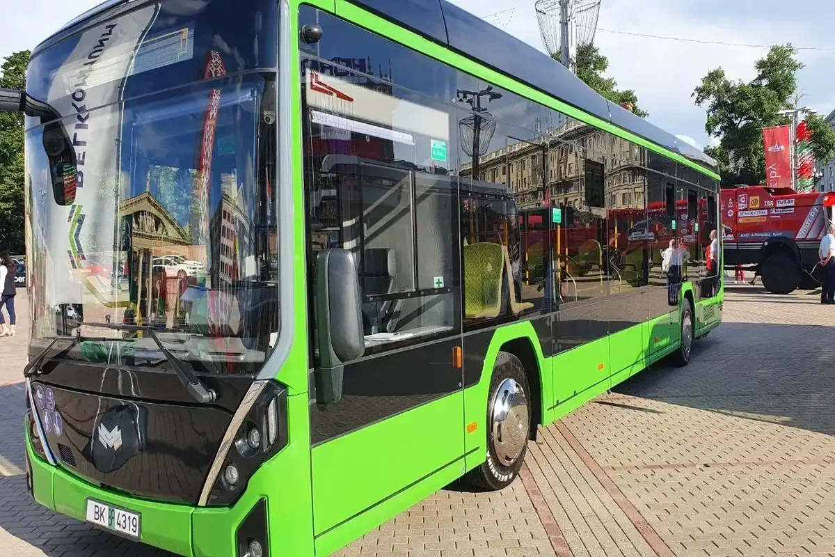Беларусь закупила 284 автобуса, 50 троллейбусов и 15 электробусов за пять месяцев Зеленый автобус