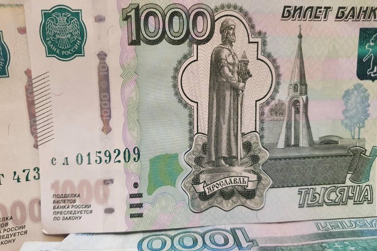 Производитель назвал стоимость люксового седана Senat 900