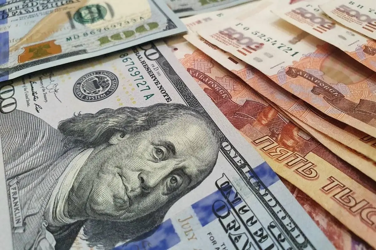 Внебрачный сын может стать основным наследником Михаила Ножкина Доллары и рубли